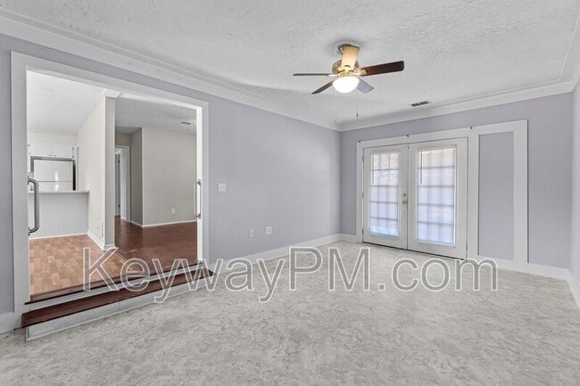 Building Photo - 2021 Fernwood Cir