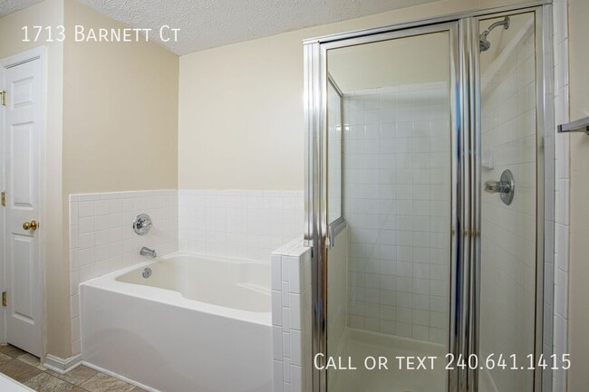 Building Photo - 1713 Barnett Ct