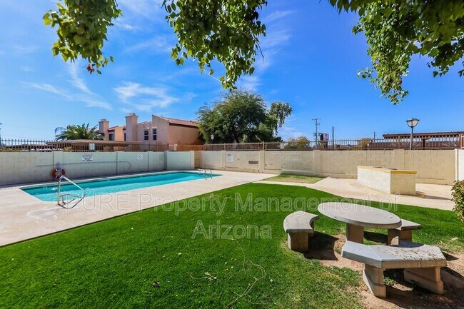 Building Photo - 8842 North 8th St