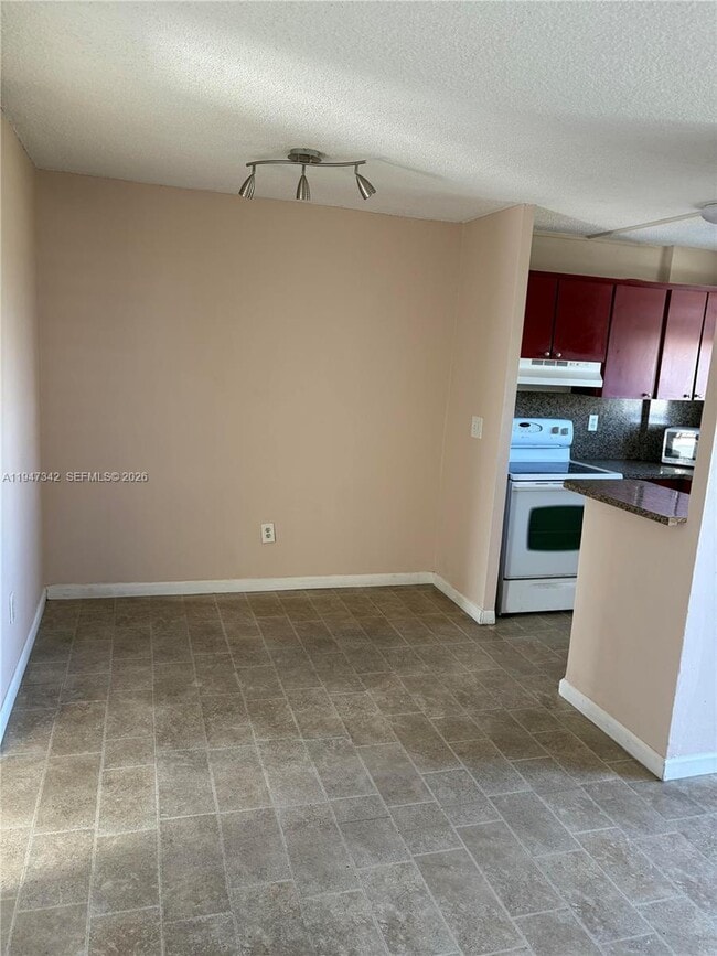 Building Photo - 1801 S Treasure Dr