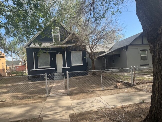 Primary Photo - 2 Bedroom 1 Bath Single family home p