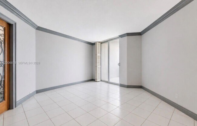 Building Photo - 5555 Collins Ave