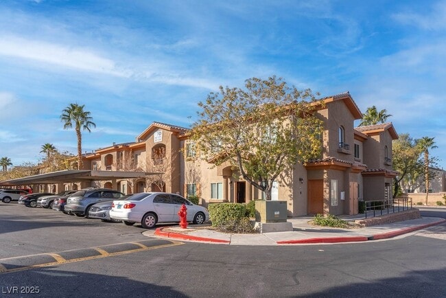 Building Photo - 7701 W Robindale Rd