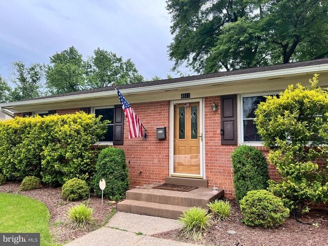 Building Photo - 4511 Eastlawn Ave