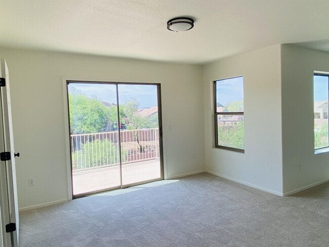 Building Photo - 11879 W Fontenelle Dr