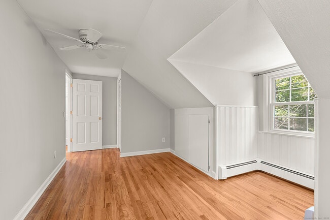 Building Photo - 61 Knollwood Dr