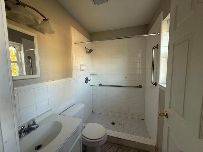 Building Photo - 1811 Deer Park Way