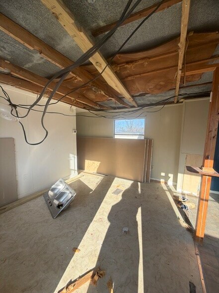 Building Photo - 1075 Sweeten Creek Rd