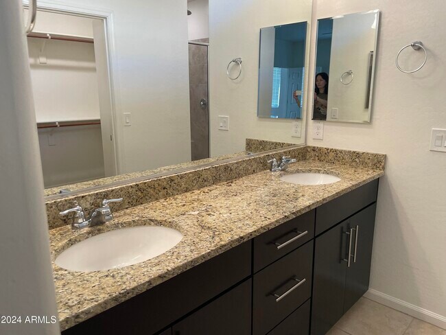 Building Photo - 3822 E Desert Broom Dr