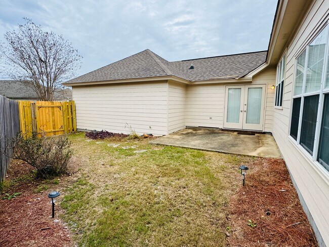 Building Photo - Charming 3-Bedroom, 2-Bath Home in Desirable Deer Creek!