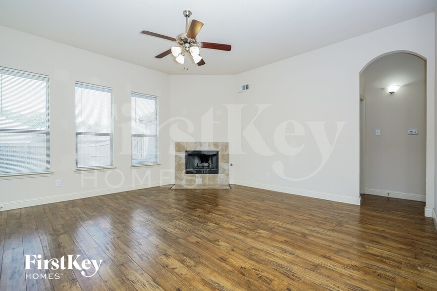 Building Photo - 1223 Jewel Ln