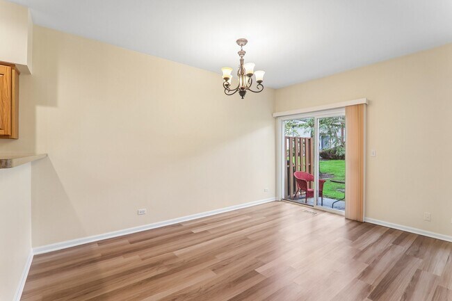 Building Photo - 984 Park Hill Cir