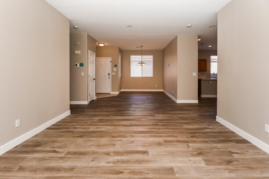 Building Photo - 9156 Briarthorne St