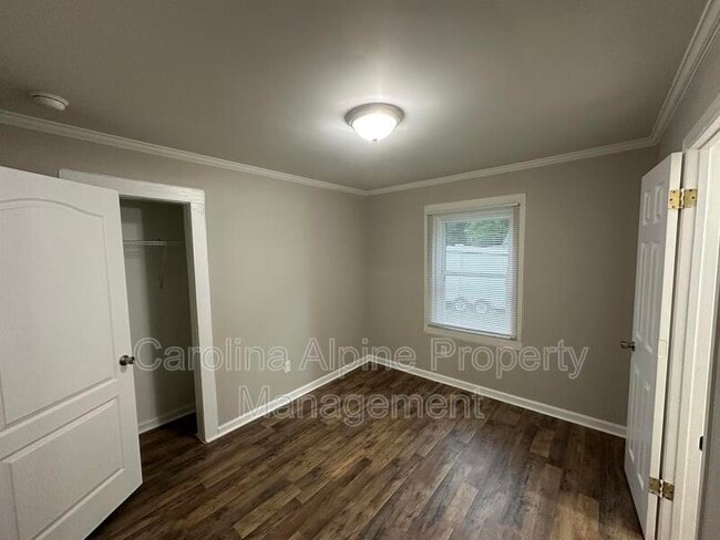 Building Photo - 416 Airline Ext