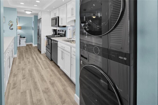 Building Photo - 200 120th Ave W