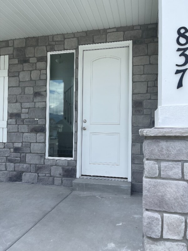 Building Photo - 837 N Marble Rd
