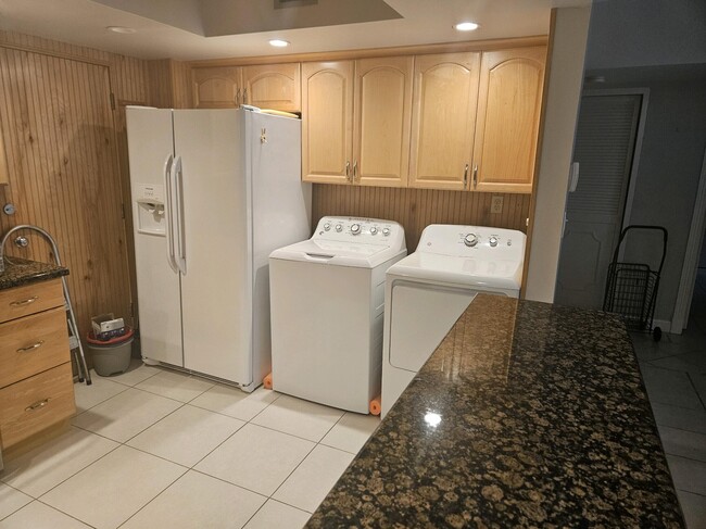 Building Photo - 3850 Galt Ocean Dr