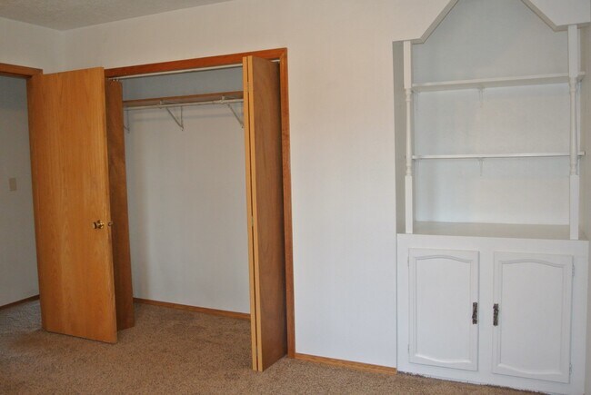 Building Photo - 3 Bedroom House in Velva, ND!