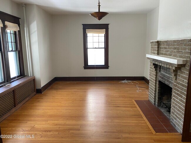 Building Photo - 663 Hudson Ave