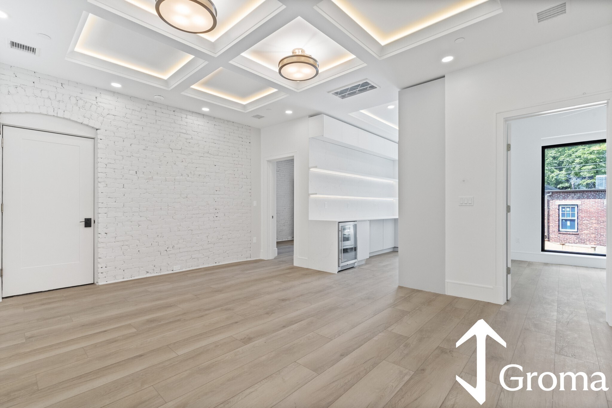 Building Photo - 1580 Beacon St