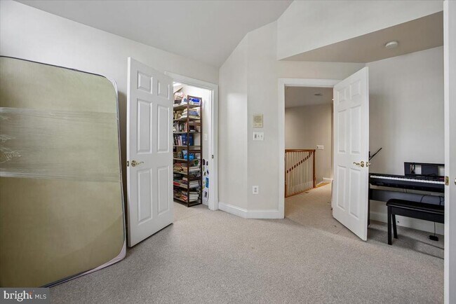 Building Photo - 1309 McLean Crest Ct