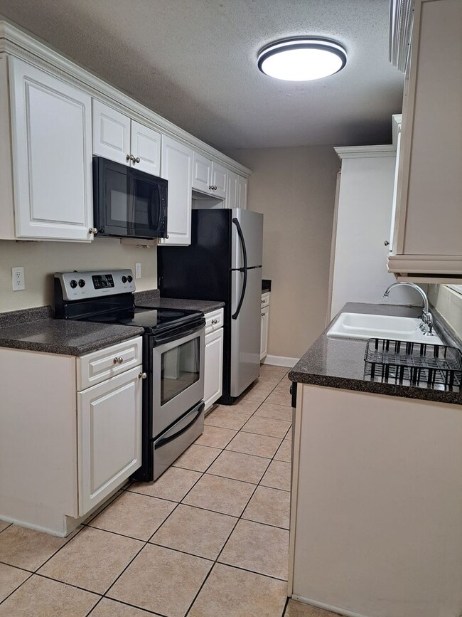 Building Photo - 1 BD/1 BA