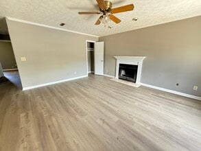Building Photo - 809 Willow Pointe