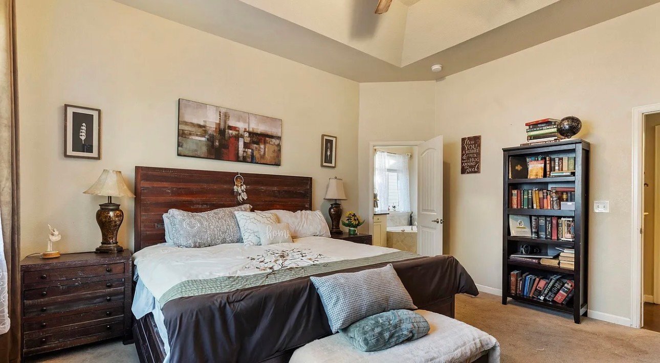 Building Photo - 882 Jenny Ln