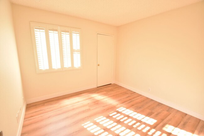 Building Photo - Fullerton Home w/Yard & Garage - 3 Bed/2 Bath