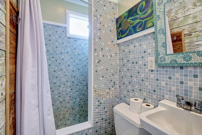 Building Photo - 5 Oystershell Ln