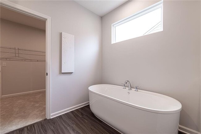 Building Photo - 212 Birchwood Row