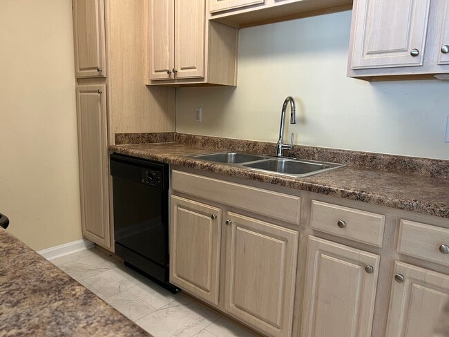 Building Photo - 3741 Block House Way