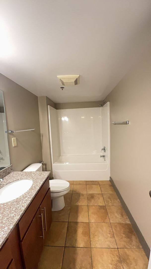 Building Photo - LAKE PLAZA CONDOMINIUMS, UNIT 307