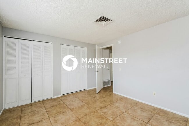 Building Photo - 2 Bedroom Pet-Friendly Home in Tucson, AZ with Main Street Renewal