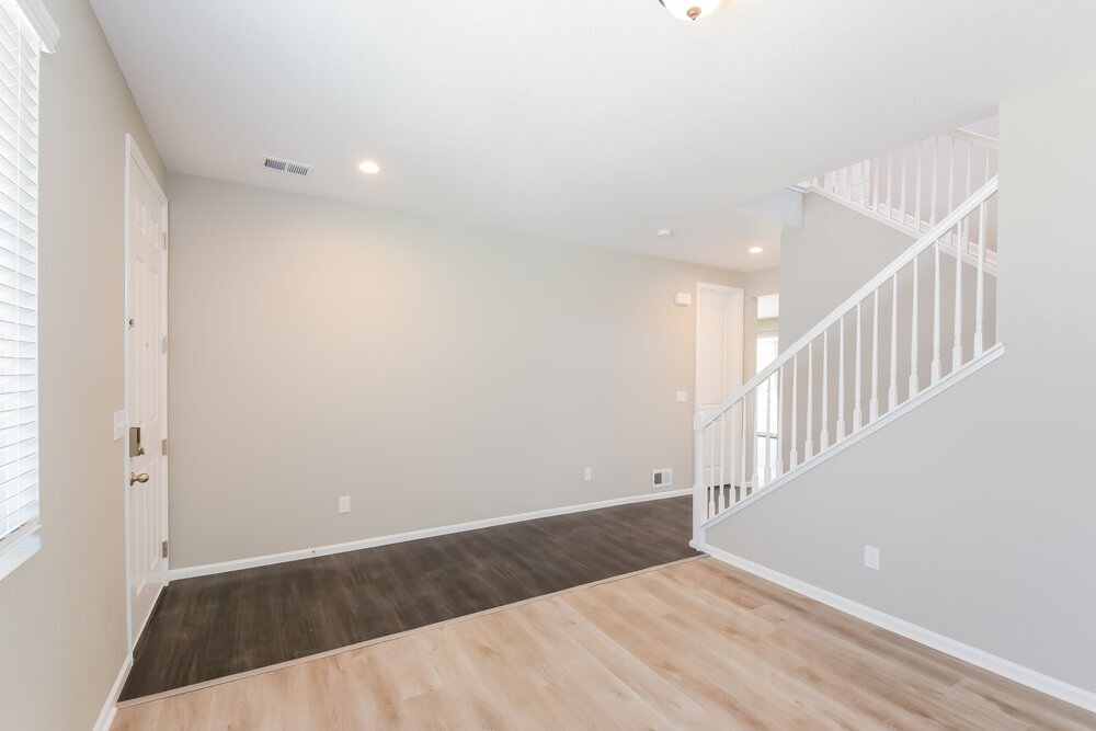 Building Photo - 3565 Makley Cir