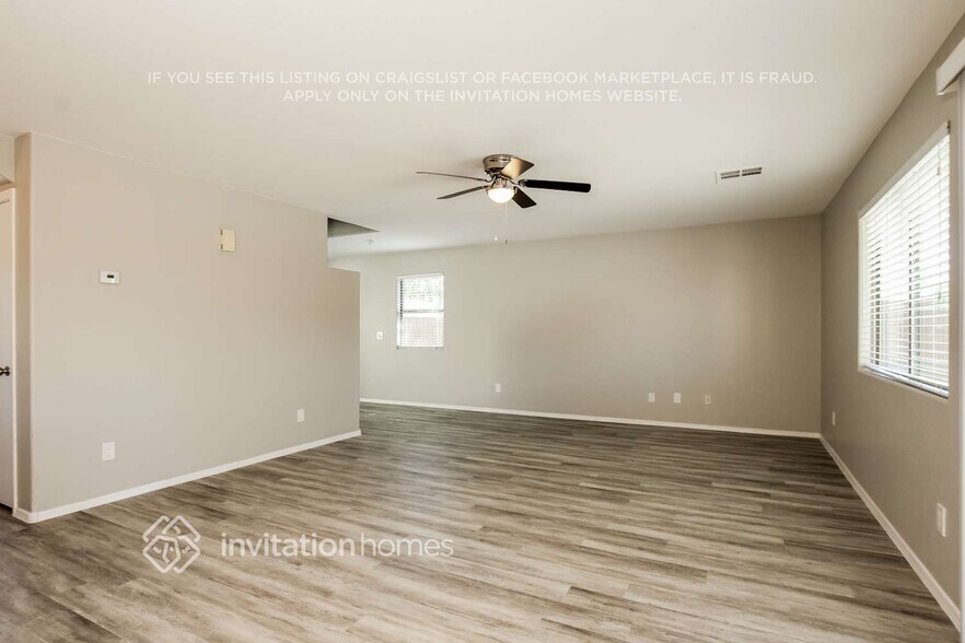 Building Photo - 8806 N 67th Ln