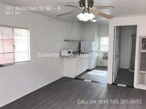 Building Photo - 307 Manzano St NE