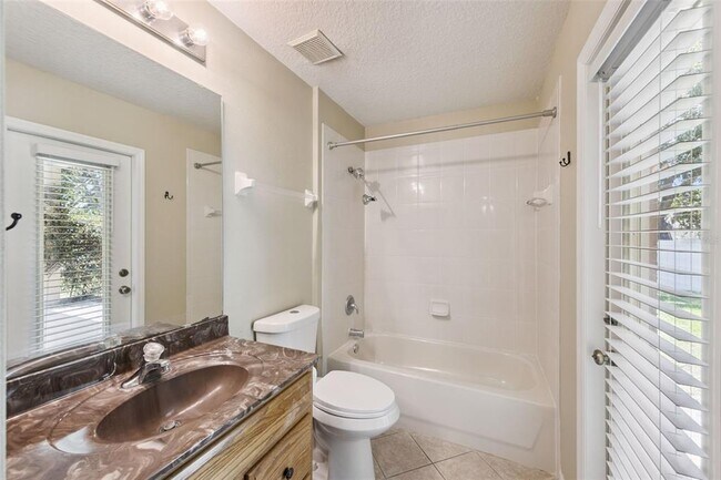 Building Photo - 1106 Natural Oaks Dr