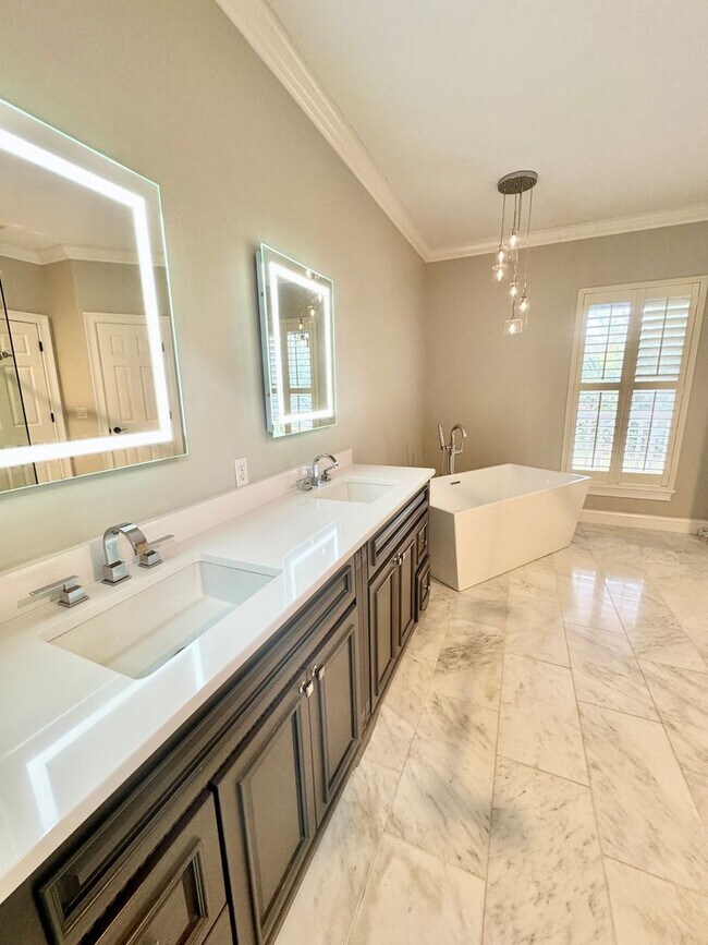 Building Photo - LUXURY RENTAL In Maitland - Winter Park Ar...