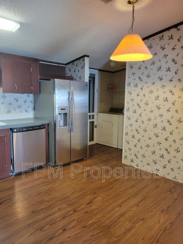 Building Photo - 205 Vintage Oak Cir