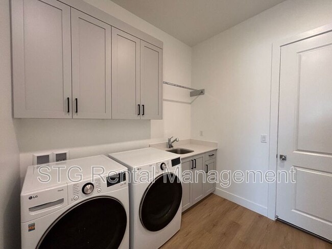 Building Photo - 2963 E Snowberry Dr