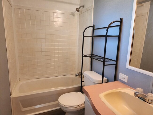 Building Photo - 17118 Choctaw Dr