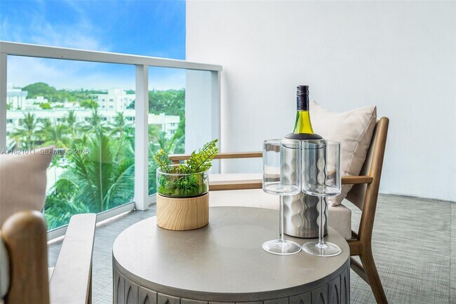 Building Photo - 2301 Collins Ave