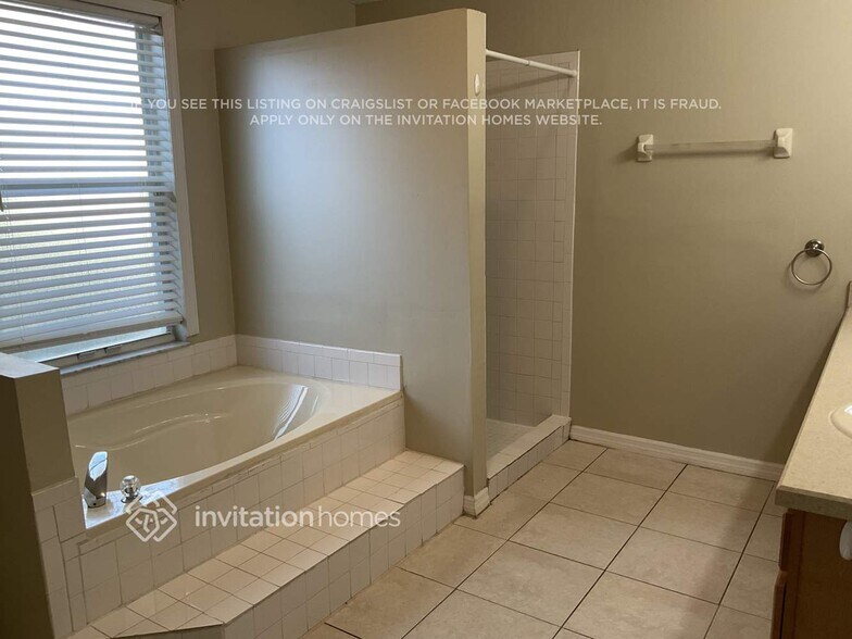 Building Photo - 963 Whisperpine Dr