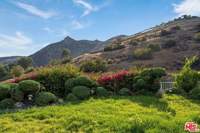 Building Photo - 24534 Stonegate Dr