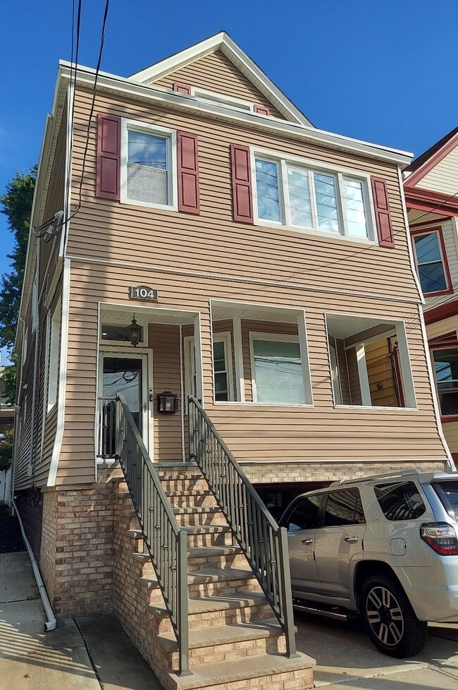 Building Photo - 104 Avenue A