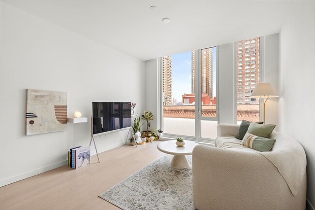 Building Photo - 144 1st St