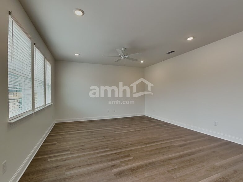 Building Photo - 395 Hickory Pointe Rd