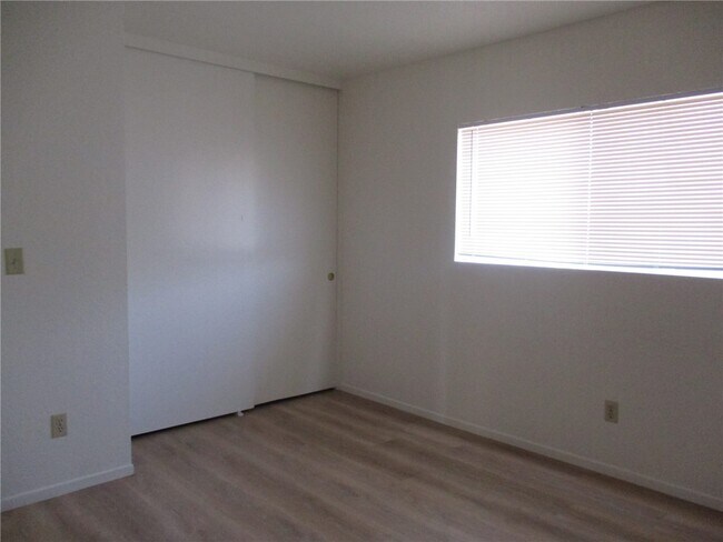 Building Photo - 5090 La Calzada Rd