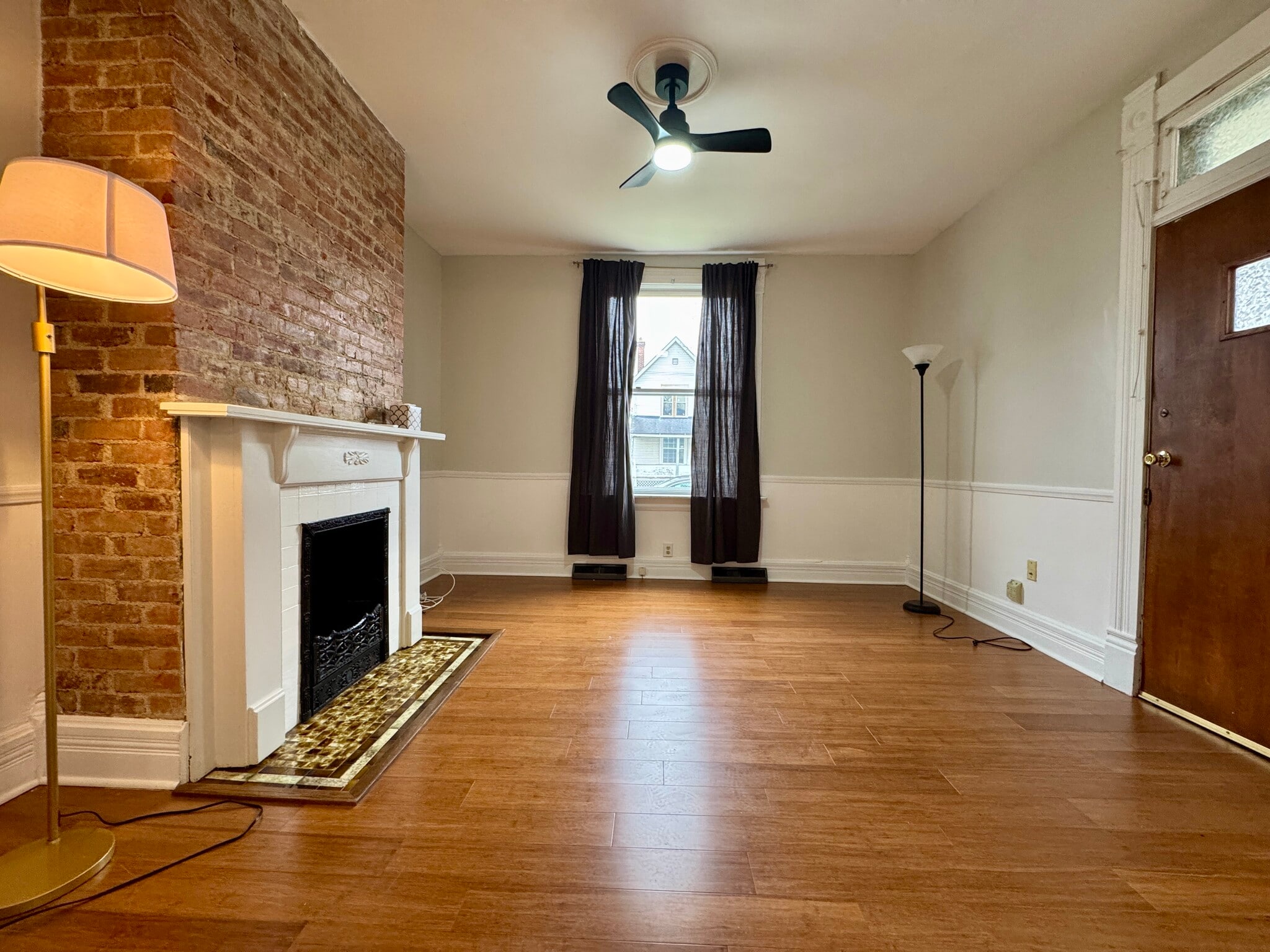 Building Photo - 121 Chicago Ave